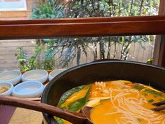 -银米·云南传统过桥米线(双廊黑金冠店)