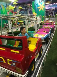 点击看大图 -维佳童话镇演出现场(徐东店)