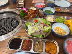 -明洞阿姨·韩式酱蟹烤肉·创意料理(三元桥店)