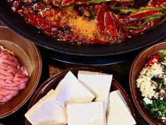 -黄潇洒老火锅(九眼桥宏济巷店)