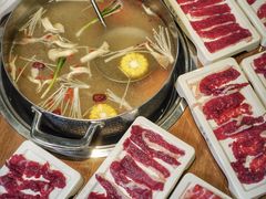 -来龍儿鲜切牛肉自助老火锅