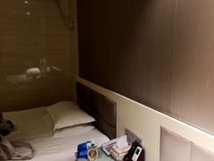-肯定精品酒店(南京龙江地铁站省妇幼保健院南门店)