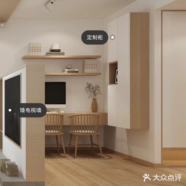 餐厅使用原木桌椅来迎合日式风格