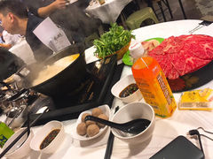 -鲜入围煮花胶鸡海鲜火锅