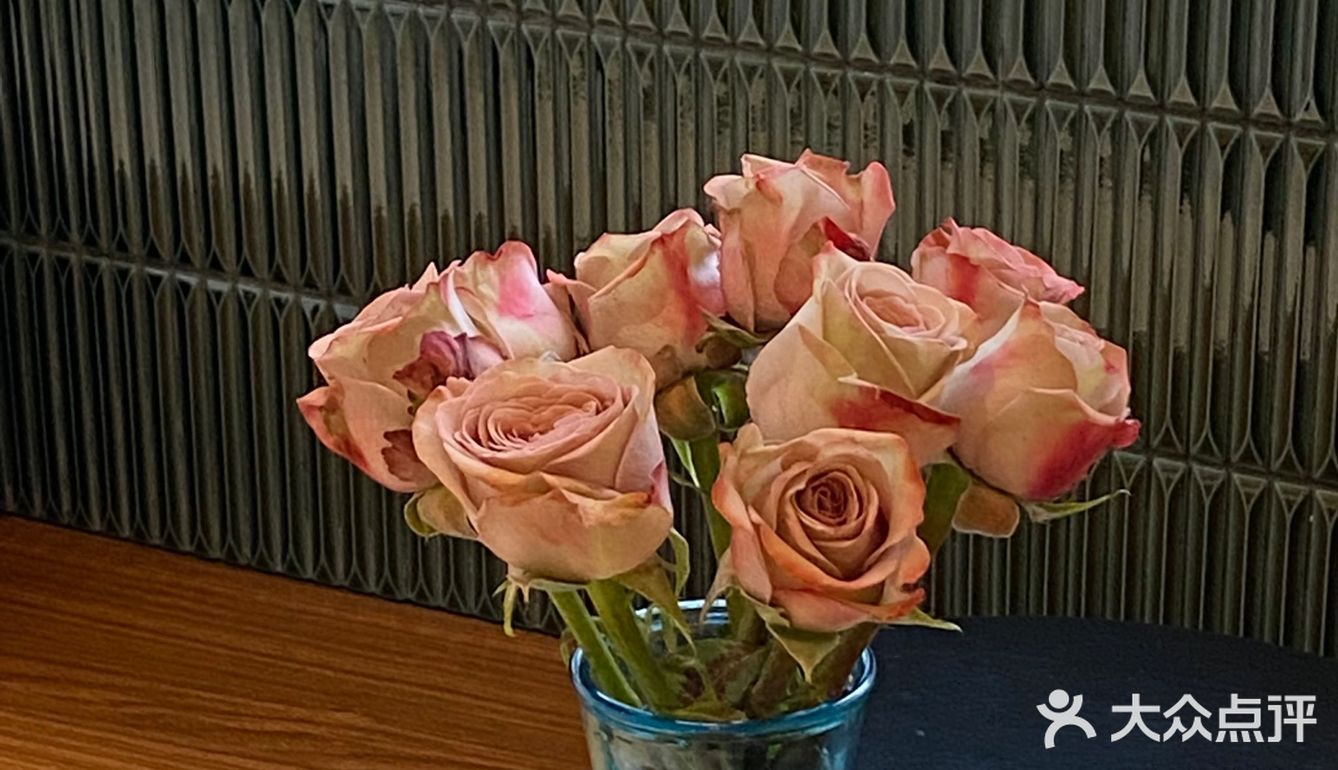 🌧️雨天躲进这写字楼里的咖啡店☕