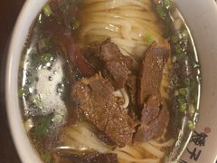 -矮子粉店1985·长沙米粉(湘春路店)