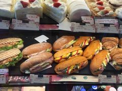 -星巴克臻选(莘庄仲盛店)