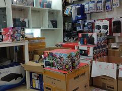 -上海南东电玩(上海置地广场周大福店)