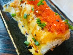 三文鱼牛油果反卷-山葵家·创意料理(临平银泰城店)