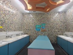 -Swim斯卫姆国际儿童游泳中心(红博中央公园店)