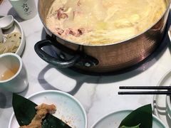 -六少·猪肚包鸡火锅(卓悦INTOWN店)