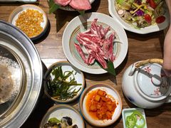 -明洞阿姨·韩式酱蟹烤肉·创意料理(三元桥店)