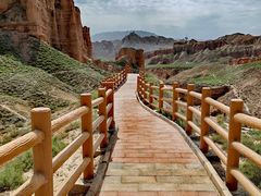 -冰沟丹霞旅游景区