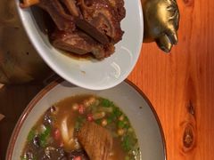 -百春原湖南牛肉粉(百联世纪店)