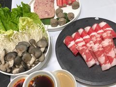-红鼎豆捞·非遗鲍皇汤火锅(宝丰路店)