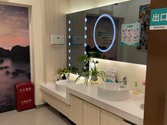 -维乐口腔(美维云门诊陆家嘴店)
