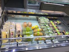 面包甜点陈列柜-华荣西饼屋(金禧店)