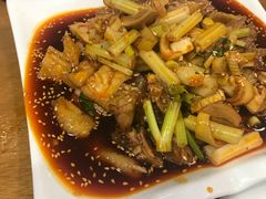 -石磨豆花家常菜·牦牛排土火锅