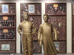 -毛泽东像章珍藏馆