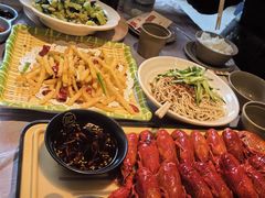 -肥肥虾庄·金牌油焖大虾(汉口城市广场店)