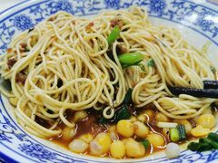 -渝之汇牛肉豌杂面
