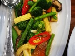 -Chom Cafe and Restaurant