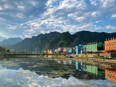 -百里峡七彩艺术小镇