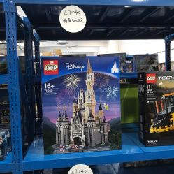 -逝水玩具折扣店