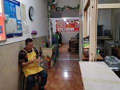 大堂-老字号杨坡红油米线腊汁肉夹馍(东四道巷店)