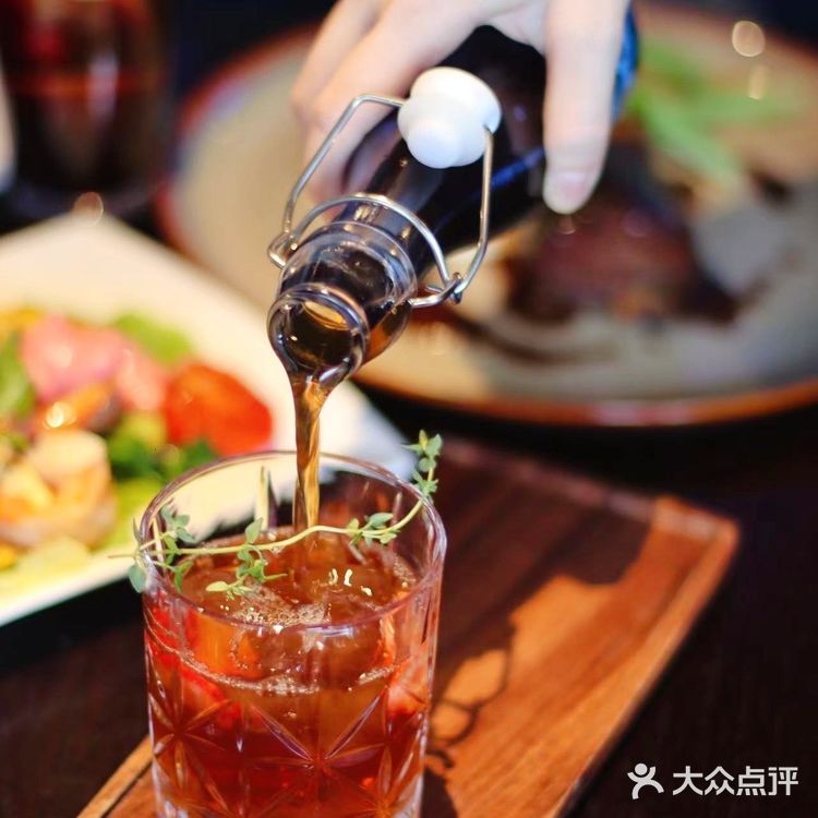 蓝蛙20周年全新菜单，氛围感十足的西餐厅