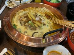 -虾弄弄海派小龙虾·牛羊蝎子火锅