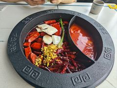 -爱你您·自家鱼塘·活水喷泉鱼火锅(八里店)