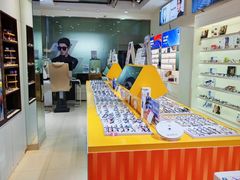 -诺柯视眼镜-蔡司依视路官方工厂店(淞南一店)
