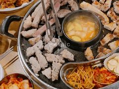 -江南猪肉商会无限续吃(弘大店)