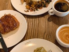 -Common Table · Brunch & Coffee