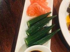 三文鱼刺身-四海一家自助餐(益田假日广场店)