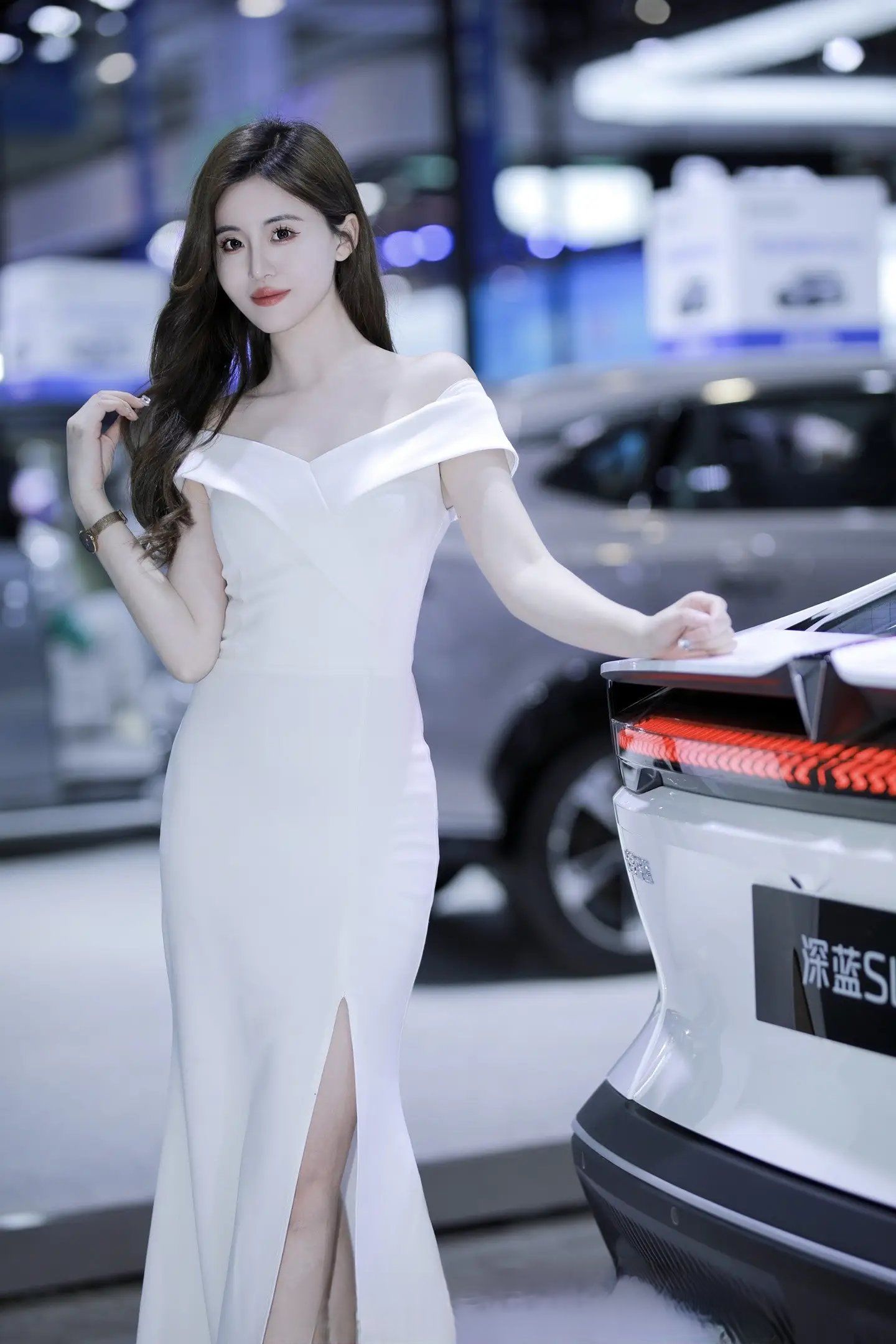 轻奢梦幻年会晚宴礼服主持服租赁