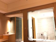 -上海漕河泾万丽酒店