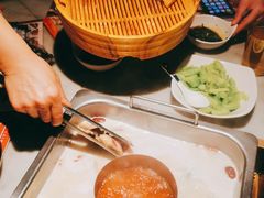 -尚尚仙·酸汤猪手·猪肚鸡火锅(华联万柳购物中心店)