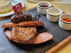 俄式烤肉拼盘-秋林西餐厅