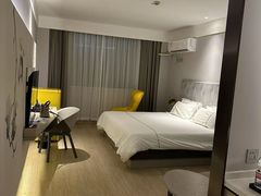 -白玉兰酒店(上海田子坊马当路地铁站店)