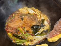 -哈尔滨烧烤·山河村铁锅炖(交大店)