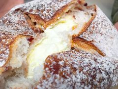 招牌三角芝士面包-Juicy Bakery(大学路店)