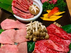 -炼火烤肉店
