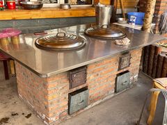 -粘豆包柴火铁锅炖