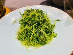 鸡油豆苗-羲和雅苑•北京烤鸭(平安国际金融中心店)