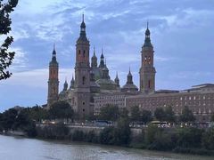 -皮拉尔圣母圣殿主教座堂