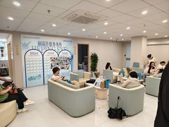 -上海大学附属上海和平眼科医院