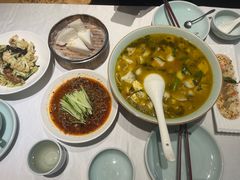 酸菜豆花鱼-江城小馆陕南妈妈菜·全球旅行餐厅(钟楼店)