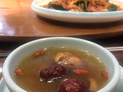 -有红鸡毛店·川菜(建设路店)